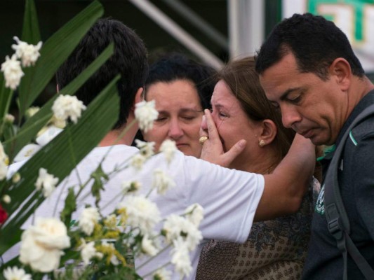 Llegan a Chapecó los cuerpos de víctimas de accidente aéreo