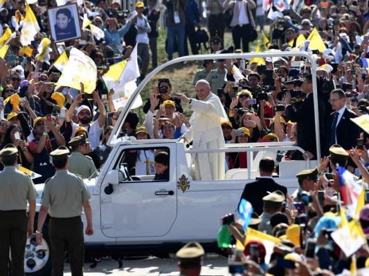 Así fue la multitudinaria misa que ofreció el Papa Francisco en el parque O'Higgins de Chile