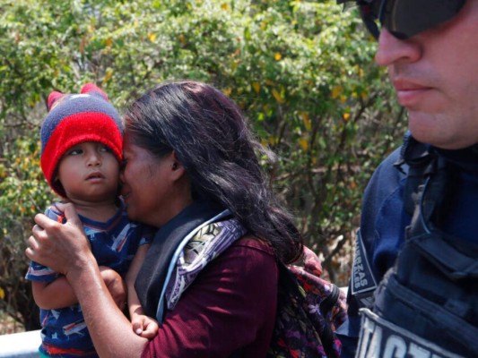 Niños llorando, padres desesperados y ancianos arrestados: Las imágenes de la redada contra los migrantes en México