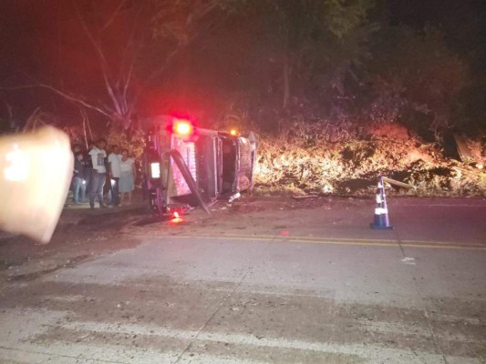 FOTOS: Así quedó el vehículo del alcalde capitalino 'Tito' Asfura tras aparatoso accidente