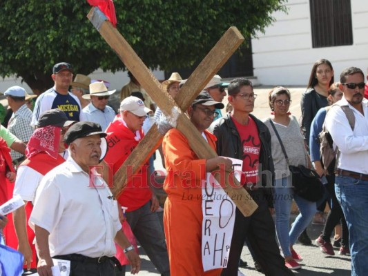 La inusual forma de Libre de protestar en el Día de la Independencia