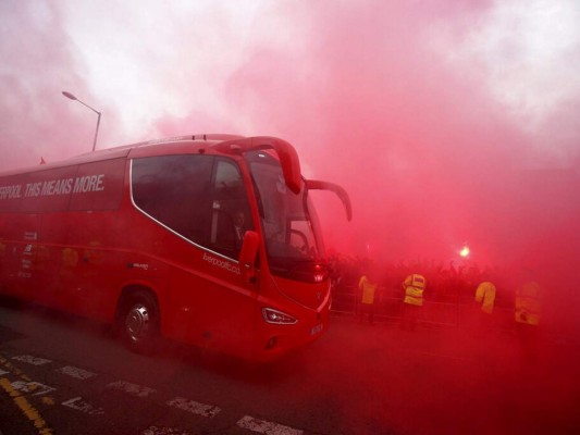 Champions: El ambientazo en la semifinal entre Barcelona y Liverpool