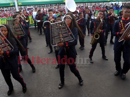 Grupos marciales deleitaron en I Concurso de Bandas de EL HERALDO 2019