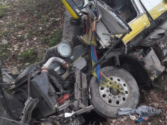 Fotos: Las imágenes que dejó el fuerte choque entre rastra y dos pick up en Zambrano