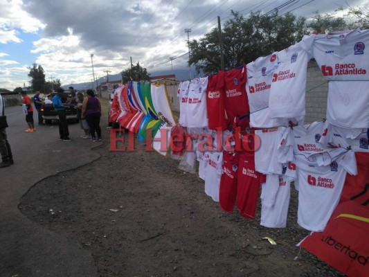 FOTOS: Ambientazo en Comayagua para el juego Olimpia vs Real Sociedad