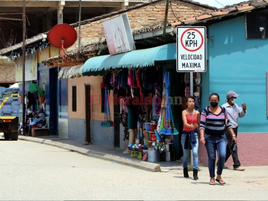 Pedir en la calle o suplicar clemencia, no es lo mismo ser migrante en Choluteca que en Trojes