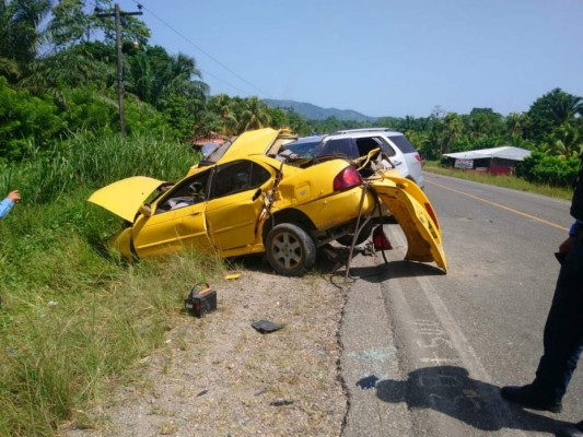 Tristes imágenes de la tragedia vial donde falleció una familia en Tela