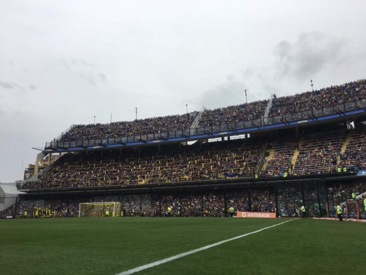 Ambientazo en La Bombonera previo al entrenamiento de Boca Juniors