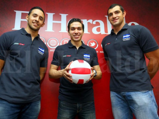 Seleccion de Volibol 2015 posa para EL HERALDO tras el Norceca en México