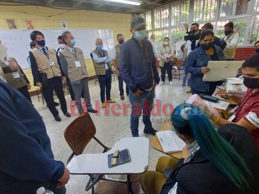 Observadores internacionales realizan minuciosa labor en elecciones de Honduras   