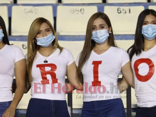 Las bellas chicas que adornan la final Olimpia-Motagua (FOTOS)