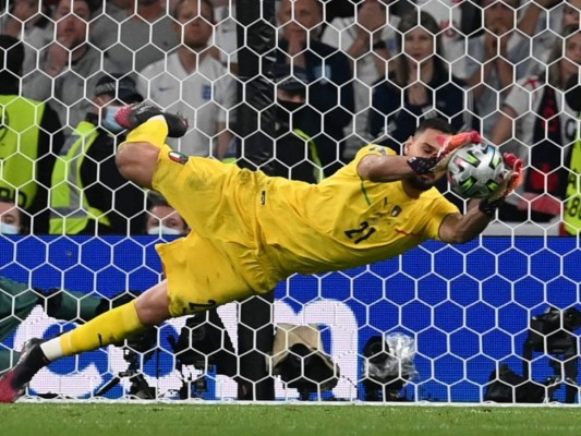 La celebración italiana, la decepción inglesa e invitados de lujo en Wembley: la final de la Euro en imágenes