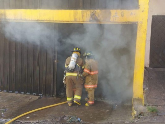 Las tristes imágenes de la vivienda que tomó fuego mientras sus dueños estaban de vacaciones por Semana Santa