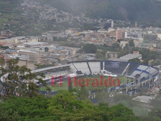 Discursos, color y homenajes a Honduras: así comenzaron fiestas de Independencia