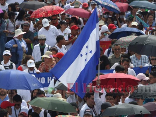 FOTOS: La masiva movilización de médicos y maestros en la capital de Honduras