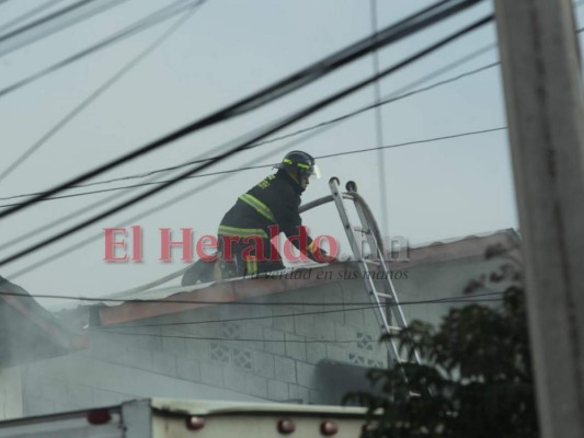 FOTOS: Pérdidas millonarias deja fuerte incendio en bodegas de Tegucigalpa