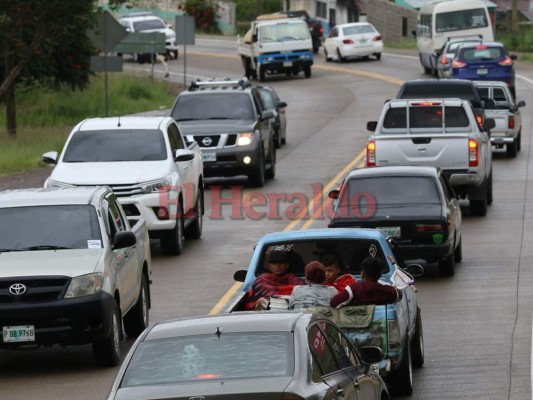 Llegan las caravanas de capitalinos que regresan del feriado morazánico