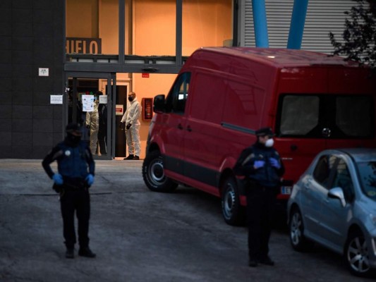 FOTOS: España improvisa morgue por la alta cantidad de muertes por coronavirus