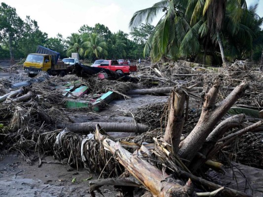 Evacuación de pobladores de El Progreso, Yoro, ante amenaza de Iota (Fotos)