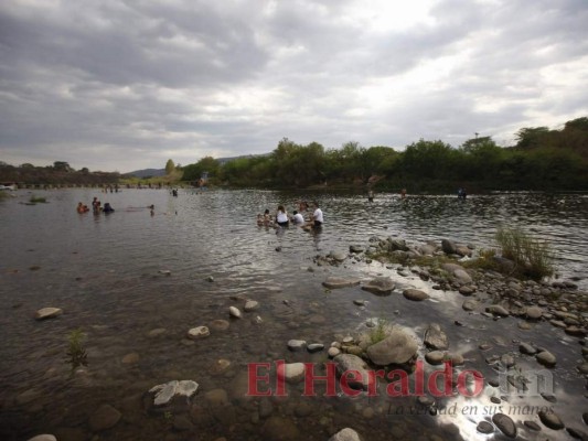 FOTOS: Entre risas, juegos y chapuzones disfrutan la Semana Santa en Pespire