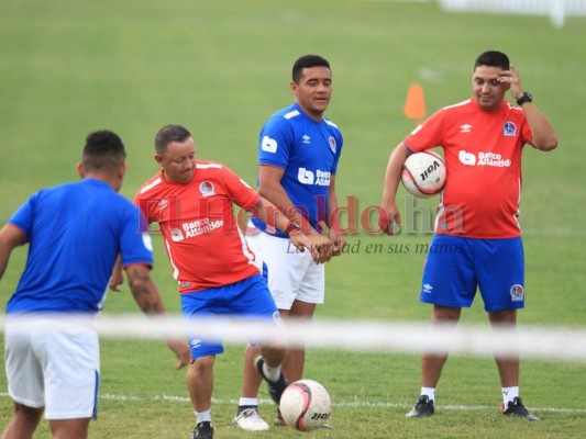 Con la visita de Fabián Coito, así fue el entrenamiento del Olimpia en el Estadio Nacional