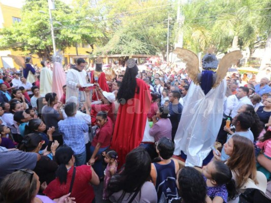 Feligresía católica celebra las 'carreritas de San Juan' este Domingo de Resurección en la capital