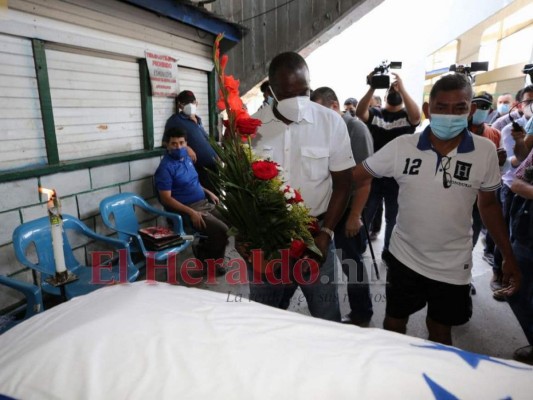 Personajes hondureños que dieron el último adiós a Chelato Uclés (FOTOS)