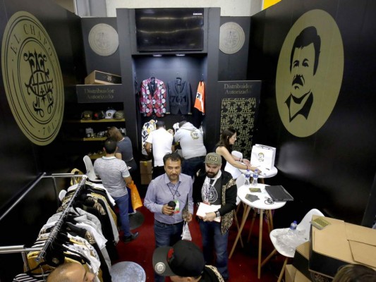 FOTOS: Cinturones, chaquetas y casacas, el mexicano 'El Chapo' Guzmán impone moda