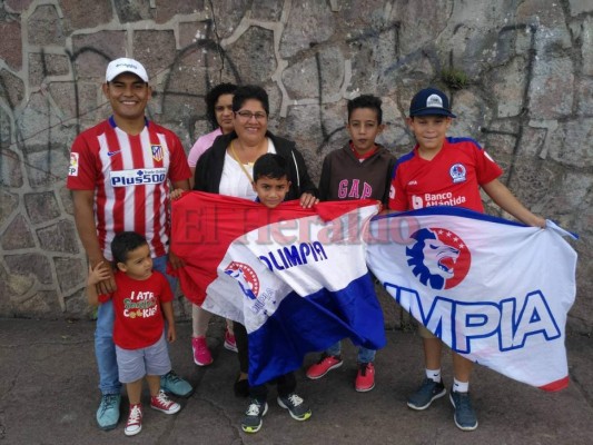 Afición merengue pone el ambientazo en el Nacional previo al duelo Olimpia vs Marathón