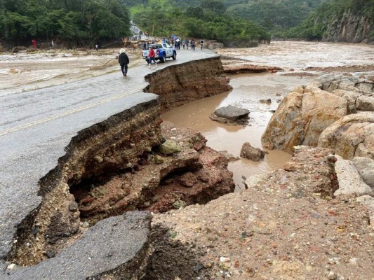 Impactantes imágenes del colapso del río Higuito que conecta Lempira y Copán (FOTOS)