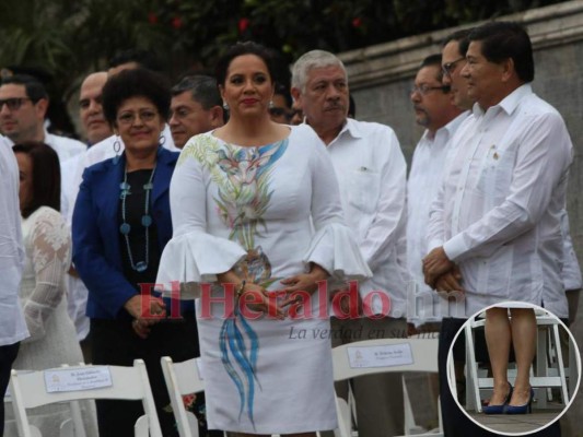 Sobriedad, color y elegancia: los vestidos de Ana García en los desfiles