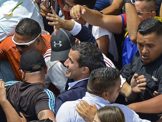 FOTOS: El regreso de Juan Guaidó a Venezuela tras haber desafiado a Nicolás Maduro