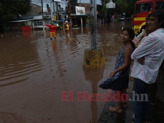 FOTOS: El caos provocado por las lluvias en la populosa Kennedy