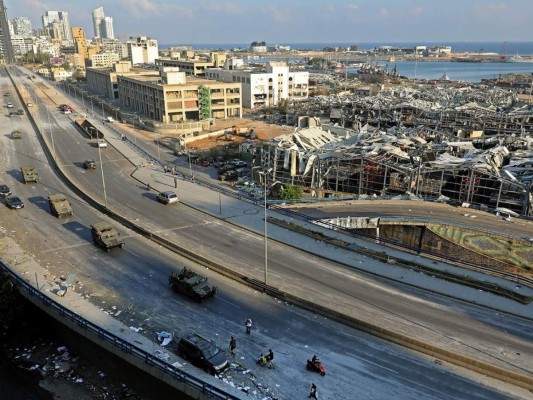 Apocalípticas imágenes un día después de explosión en puerto libanés de Beirut