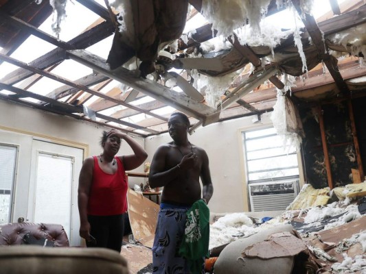 Dolor y devastación por el huracán Laura en el sur de EEUU (FOTOS)