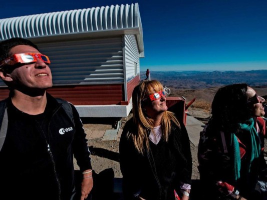 FOTOS: Así se vivió el eclipse total de sol en Chile y Argentina