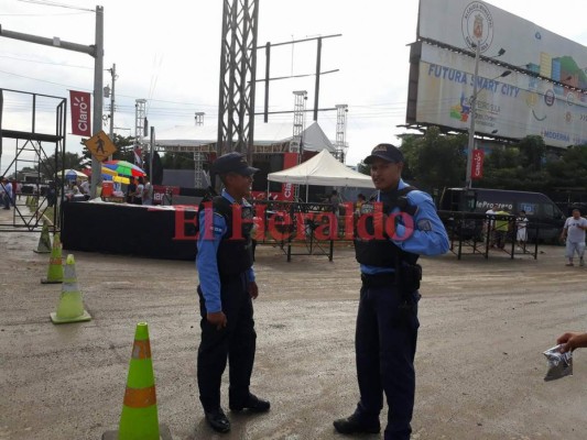 FOTOS: Banderas, gorras y camisas... ¡Todo el ambiente para el Honduras vs Australia en San Pedro Sula!