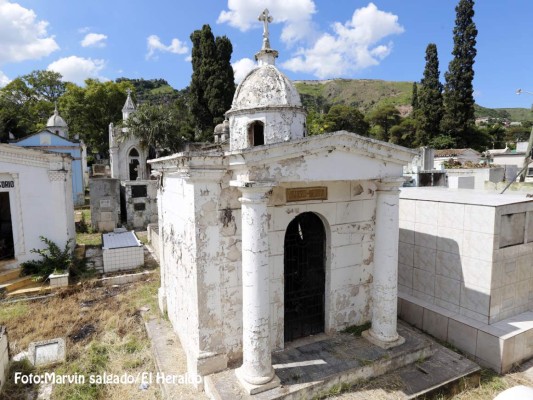 12 tumbas icónicas del Cementerio General de Comayagüela en el Distrito Central