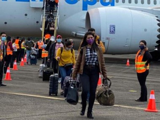 FOTOS: Así fue la llegada del primer vuelo de Air Europa al Golosón de La Ceiba