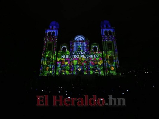 Espectacular video mapping para rendir honor a la Virgen de Suyapa en su 273 aniversario