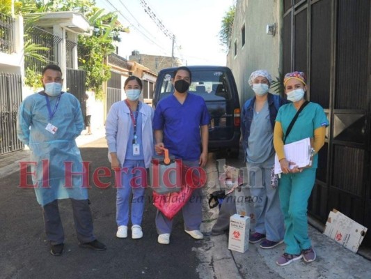 Casa por casa: Salud vacuna contra la influenza y la covid-19 a capitalinos