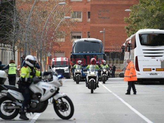 FOTOS: Totalmente custodiado el Camp Nou a pocas horas del clásico entre Barcelona y Real Madrid