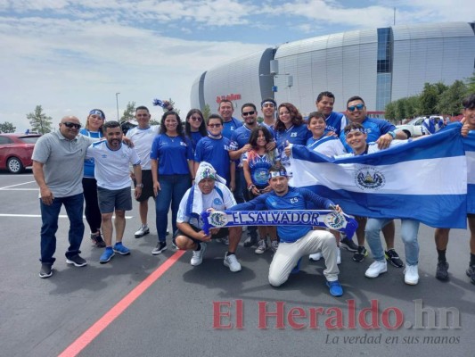 Belleza de hondureñas engalana el ambiente en el Honduras vs. México de la Copa Oro (FOTOS)