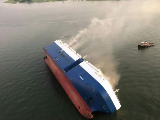 FOTOS: Las impactantes imágenes del naufragio de un buque en EE UU