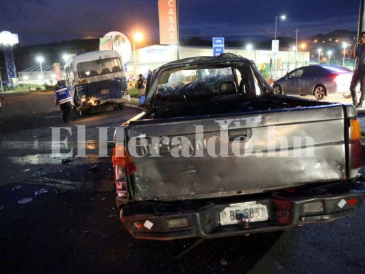 Imágenes del accidente en el anillo periférico que dejó varios heridos