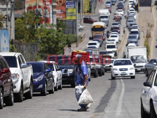 FOTOS: Éxodo masivo de capitalinos previo a la Semana Santa 2018