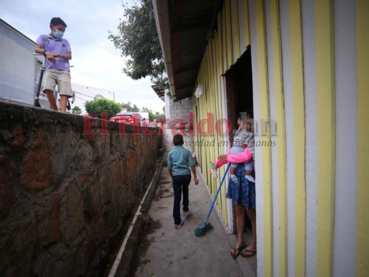 Pobladores de la colonias La Vega y Betania inician a evacuar por amenaza de Iota (Fotos)