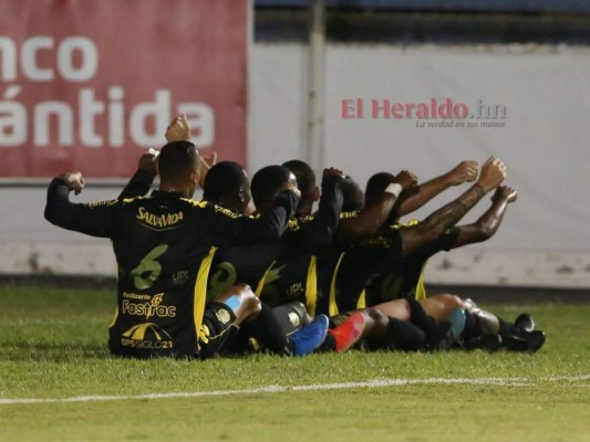 Las mejores fotos del empate entre Olimpia y Real España en el Estadio Nacional