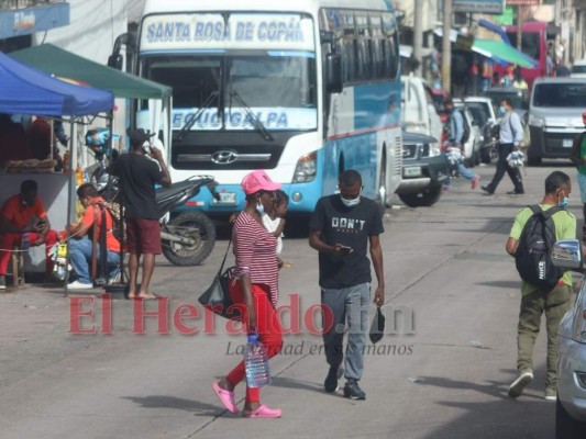 Entre la necesidad y el abandono: Cientos de migrantes haitianos deambulan en la capital