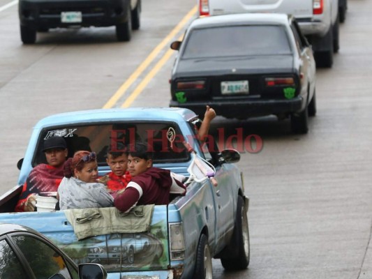 Llegan las caravanas de capitalinos que regresan del feriado morazánico